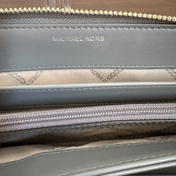 Michael Kors Jet Set Travel Large Continental Wallet Wristlet MK Signature Grey - Picture 4 of 6